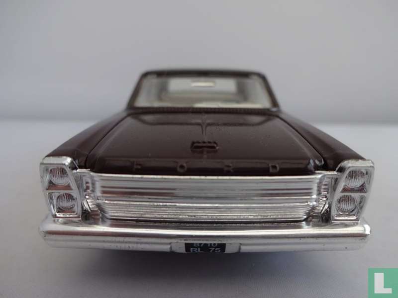 Ford Galaxie 500 1966 black 1/43 Atlas/Dinky NEW+boxed #6111 instant wheels