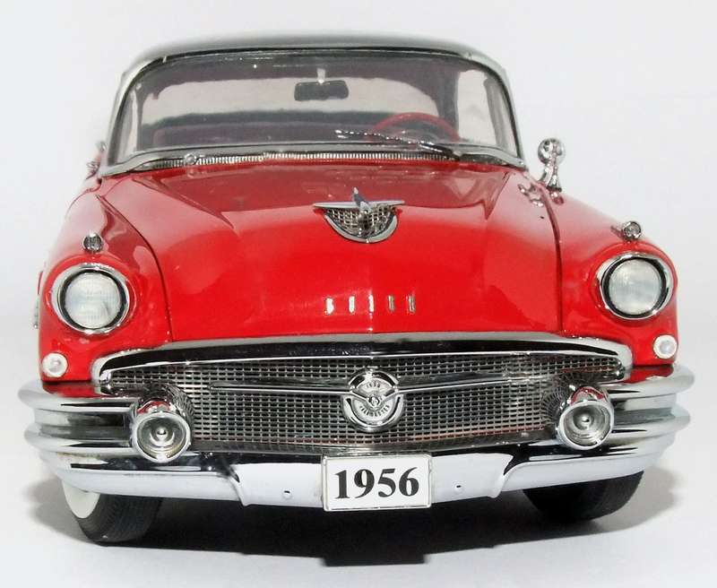 Buick Roadmaster-Riviera 4-door hardtop 1956 red+black 1/43 GFCC TOYS NEW+boxed #6114 instant wheels