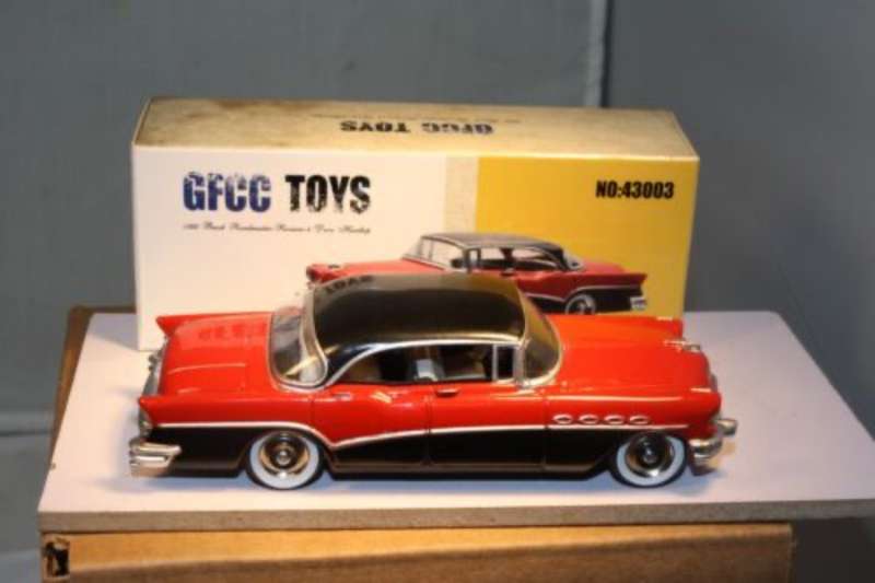 Buick Roadmaster-Riviera 4-door hardtop 1956 red+black 1/43 GFCC TOYS NEW+boxed #6114 instant wheels
