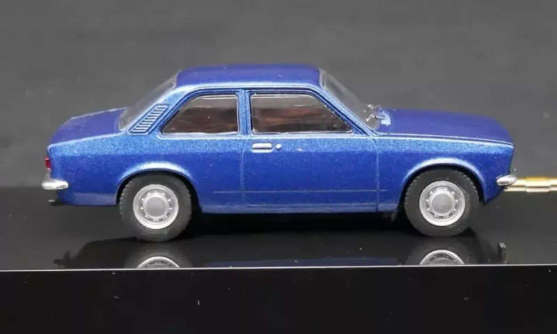Chevrolet Chevette Luxo 1973 blue-met 1/43 IXO/Altaya NEWinBlister #6117 instant wheels