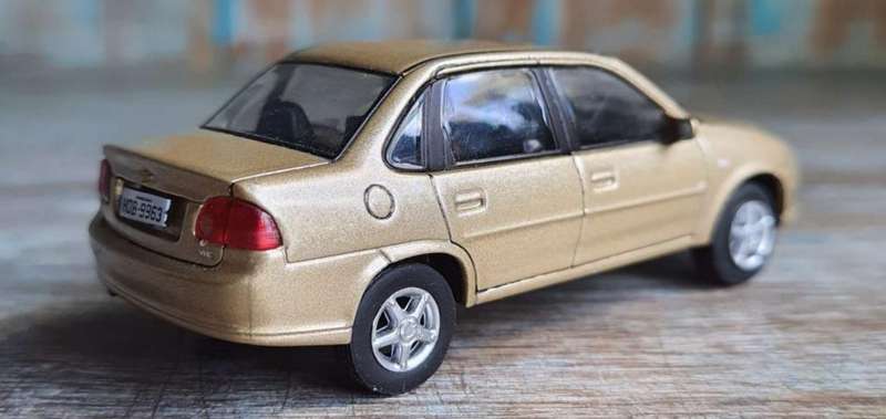 Chevrolet Classic 2011 gold 1/43 NEW+boxed IXO/Altaya #6118 instant wheels