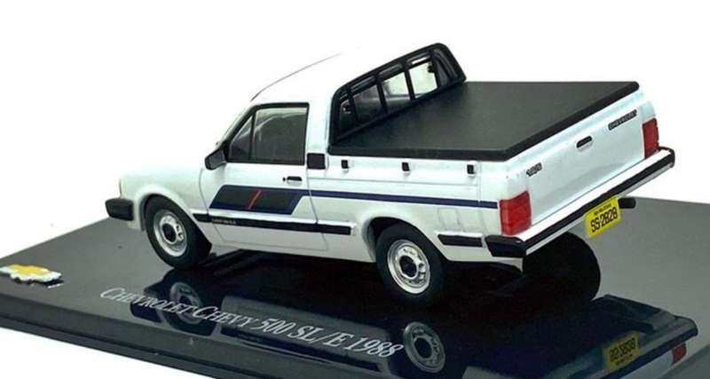 Chevrolet Chevy 500 SL/E 1988 pick-up white/black 1/43 IXO/Altaya NEW+boxed #6119 instant wheels
