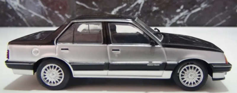 Chevrolet Monza Classic 1986 silver/black 1/43 IXO/Altaya #6129 instant wheels