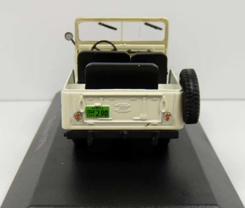 IKA Jeep 1956 (GDR/DDR) white 1/43 IXO NEWinBlister #6146 instant wheels