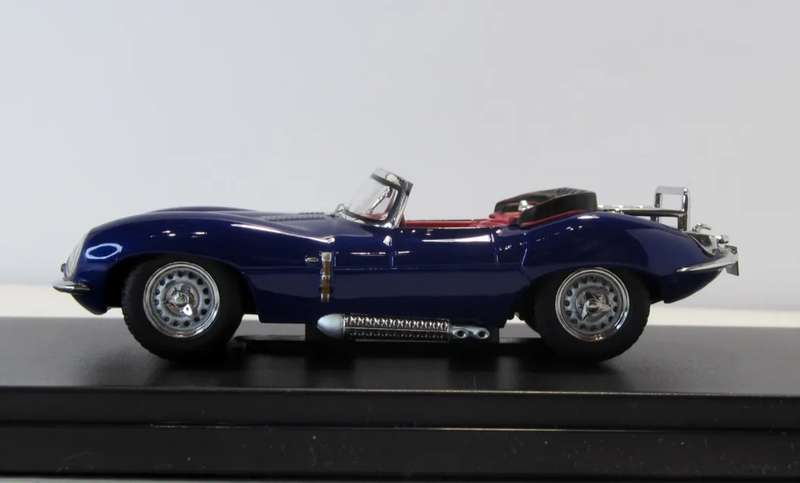 Jaguar XK SS covertible 1957 blue metallic 1/43 IXO/PremiumX NEW+boxed #6157 instant wheels