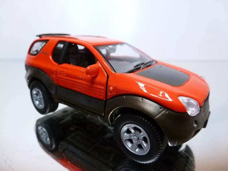 Isuzu VehiCross red 1997 1/43 Cararama NEW+blister #6163 instant wheels