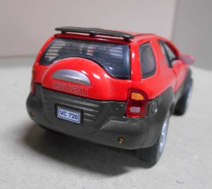 Isuzu VehiCross red 1997 1/43 Cararama NEW+blister #6163 instant wheels