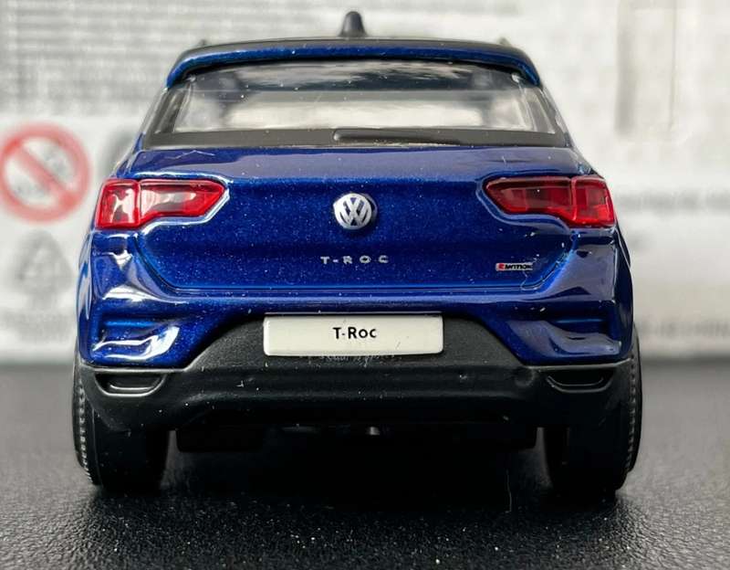 Volkswagen T-Roc 2021 blue-met 1/43 Bburago NEW+boxed #6164 instant wheels