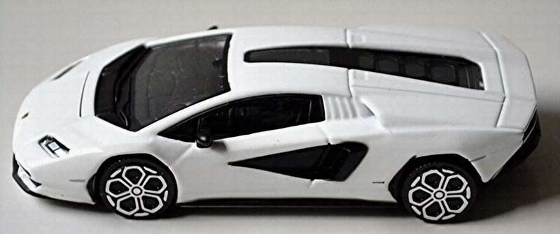 Lamborghini Countach LPI 800-4 2022 white 1/43 Bburago NEW+boxed #6168 instant wheels