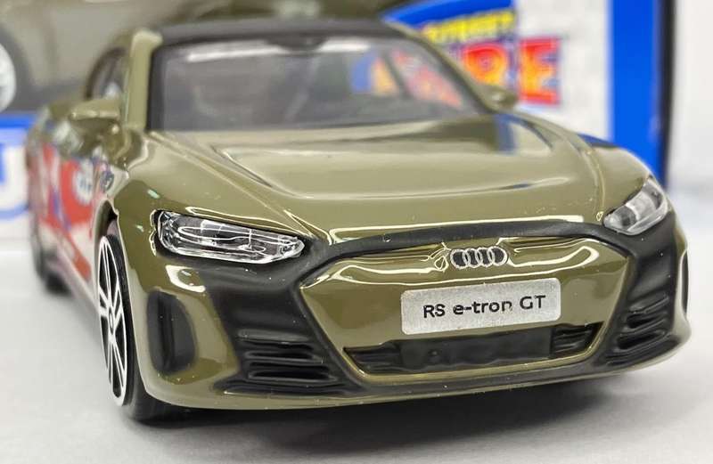 Audi RS e-tron GT 2022 olive green 1/43 Bburago NEW+boxed #6169 instant wheels