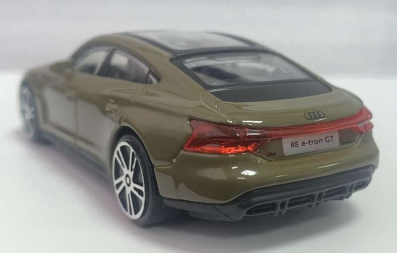 Audi RS e-tron GT 2022 olive green 1/43 Bburago NEW+boxed #6169 instant wheels