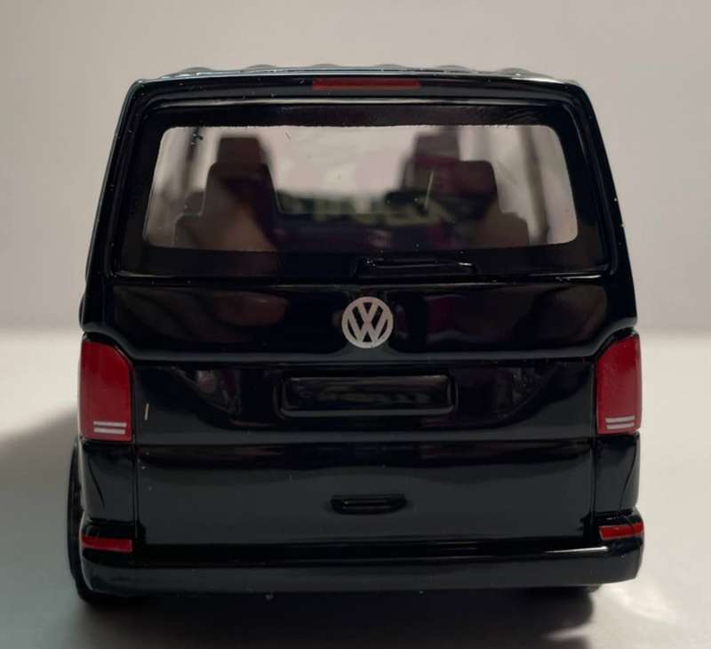 Volkswagen T6 Multivan 2020 black 1/43 Bburago #6171 instant wheels