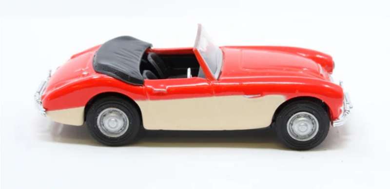Austin Healey 100/6  convertible.open 1959 red/cream 1/43 Cararama NEW+boxed #6174 instant wheels