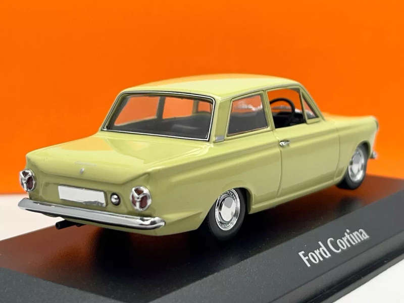 Ford Cortina Mk.I 1962 pale green 1/43 Maxichamps/Minichamps NEW+boxed #6185 instant wheels
