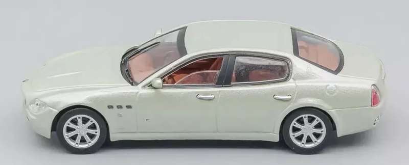 Maserati Quattroporte 2009 Champagne 1/43 D'Agostini/IXO NEWinBlister #6189 instant wheels