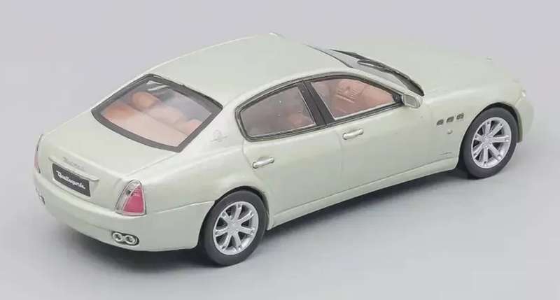 Maserati Quattroporte 2009 Champagne 1/43 D'Agostini/IXO NEWinBlister #6189 instant wheels