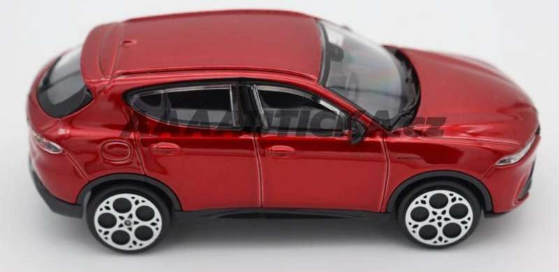 Alfa Romeo Tonale 2023 red-metallic 1/43 Bburago NEW+boxed #6195 instant wheels