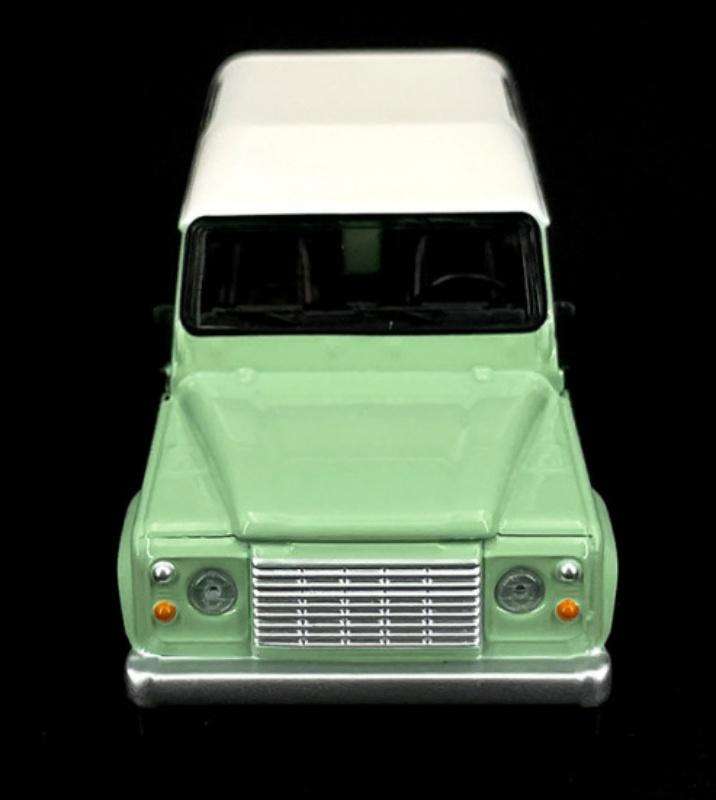 Land Rover Defender swb 1995 lt.green+white 1/43 Norev-jet-car NEW+boxed #6197 instant wheels