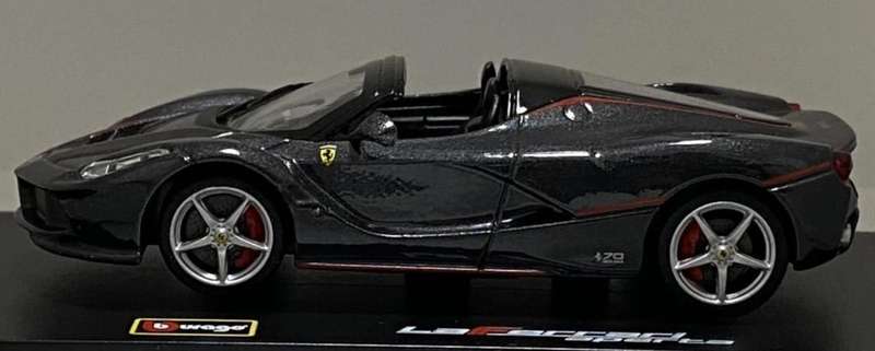 Ferrari LaFerrari Aperta 2016 black-metallic 1/43 Altaya/IXO #6208 instant wheels