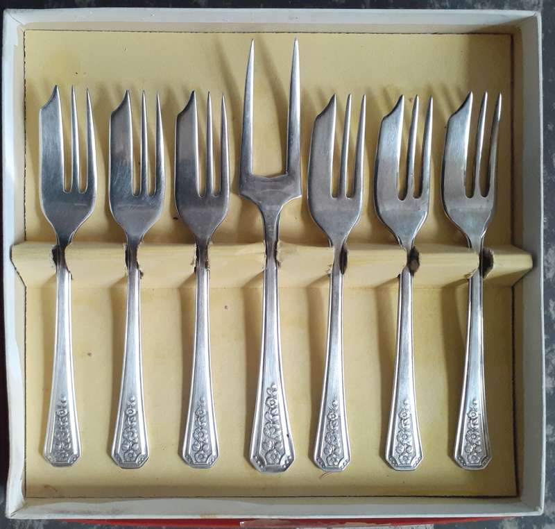 Pastry set 7 piece forks - silverplated