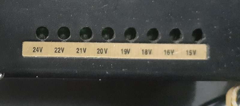 Charger - Laptop Universal 15V/24V - With Extras - Used