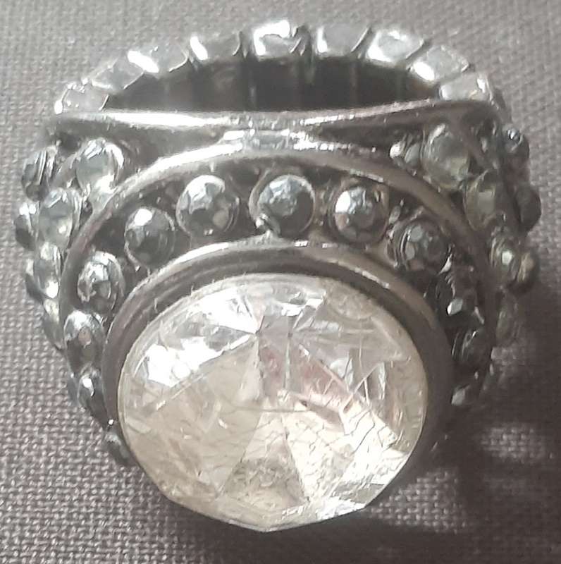 Jewellery Costume - Fashion Ring - Expandable