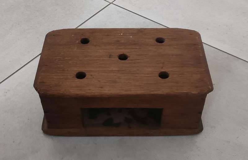 Antique Foot stove/warmer "Voetstofie" in good condition with only age related wear