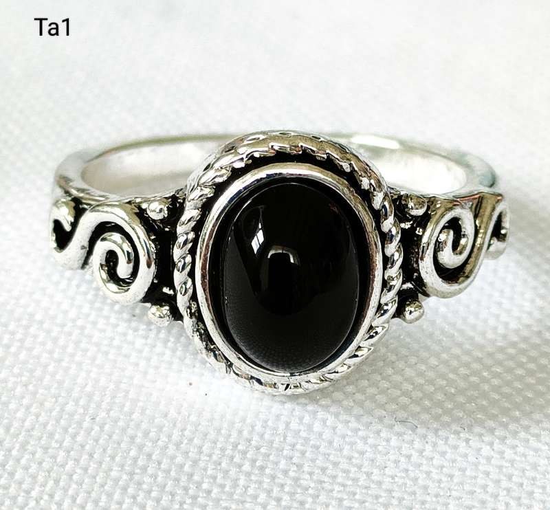 Dress ring - lab-created black agate stone - Size US 7