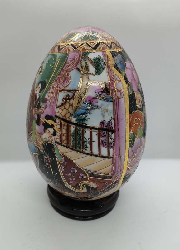 Satsuma hand painted egg on rosewood stand - highly decorative - height 180 mm