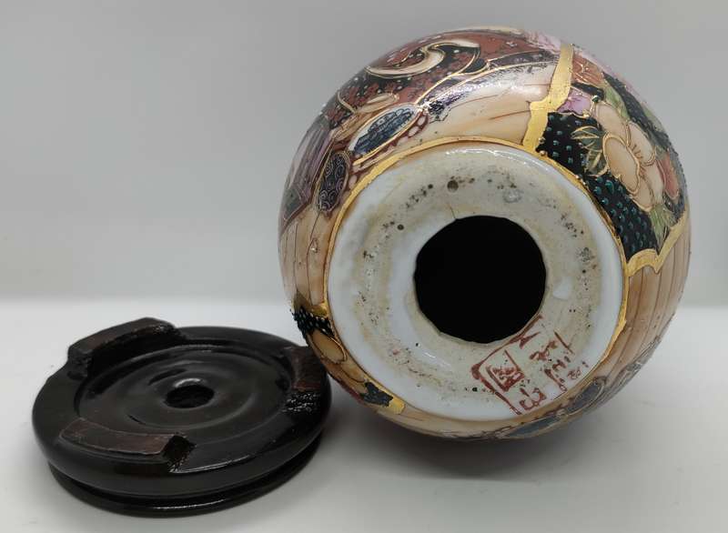 Satsuma hand painted egg on rosewood stand - highly decorative - height 180 mm