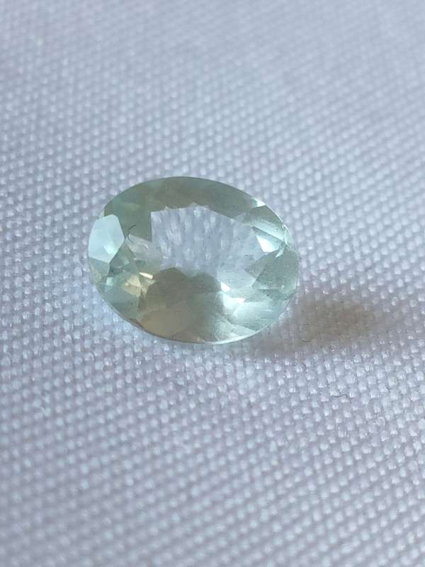 Green Amethyst stone - 12x 10 mm - oval cut - large stone with great colour and clarity