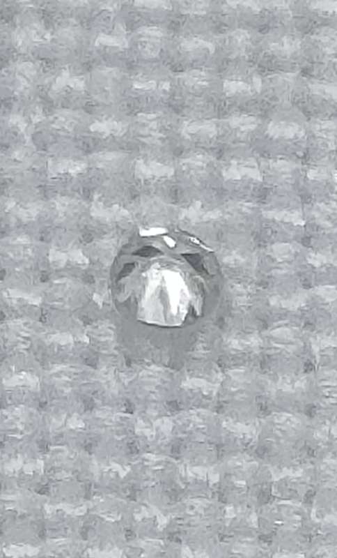Real diamonds - 1.2 mm- 0.01 ct - images magnified -good colour and VVS clarity- bid per item