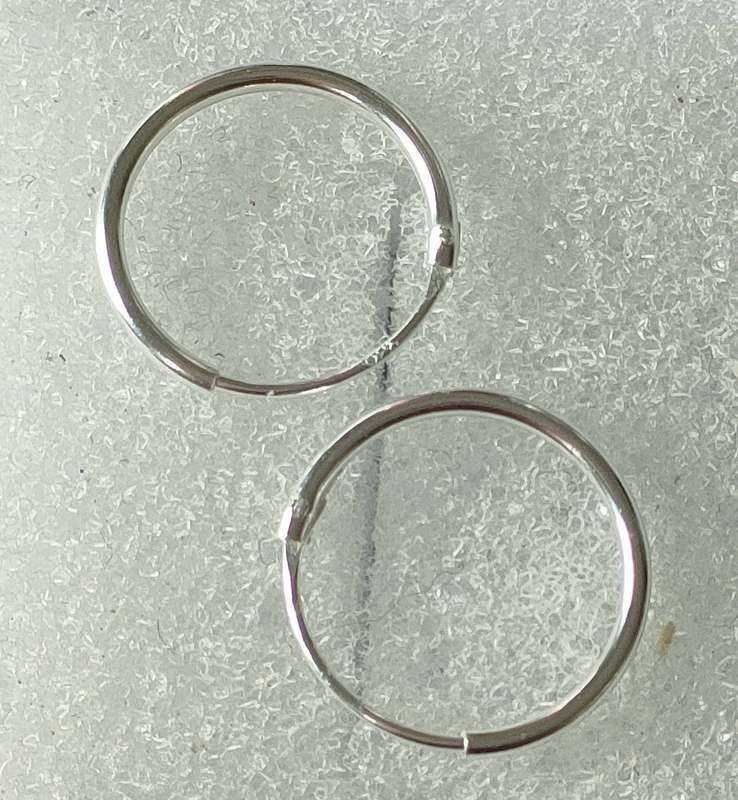 New Sterling Silver Hoop earrings: Gorgeous design. Stamped 925: