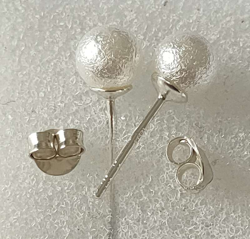 New Sterling Silver Pearl earrings: Gorgeous design. Stamped 925: