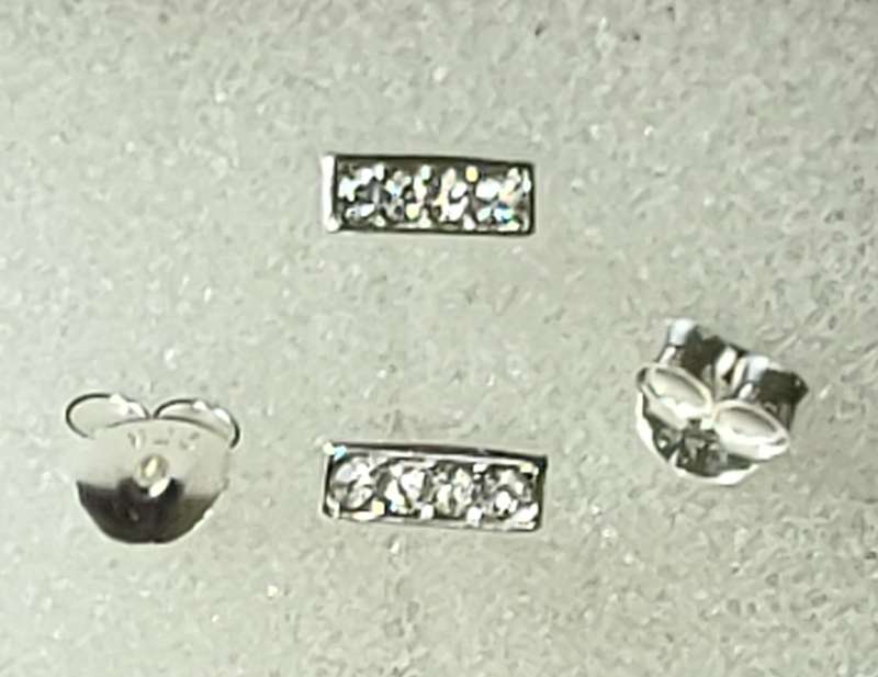 New Sterling Silver Austrian Crystal earrings: Gorgeous design. Stamped 925: