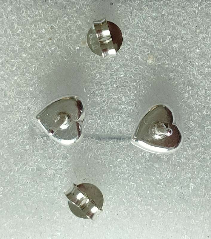 New Sterling Silver Austrian Crystal earrings: Gorgeous hearet shape design. Stamped 925:
