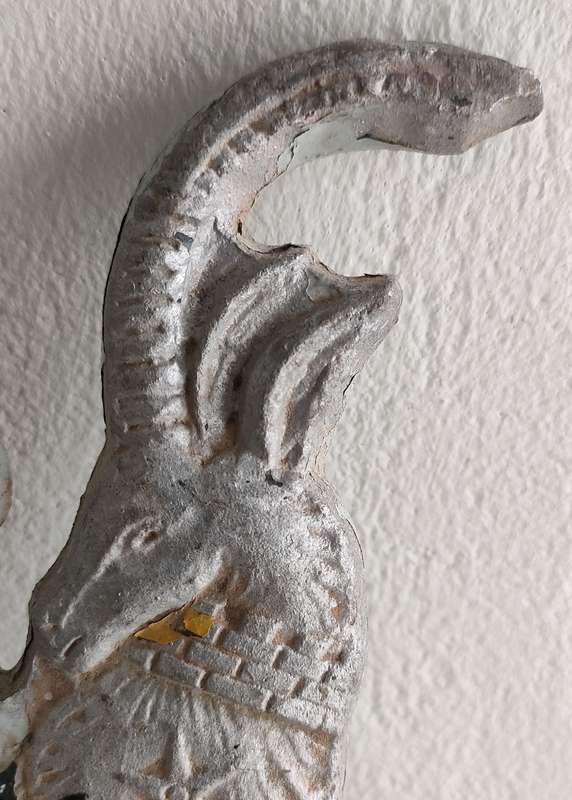 Large vintage handmade cast iron Coat of Arms - Unique quality item with wall attachments