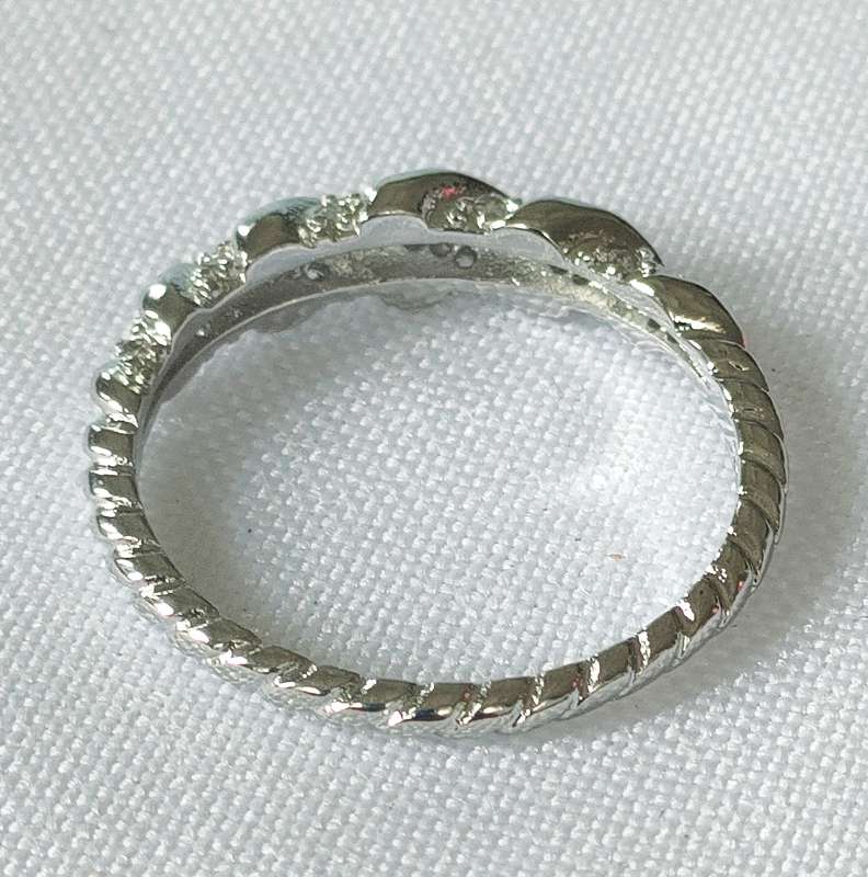 Sterling silver ring - multiple lab-created white stone accents - s925 stamp - size US 7