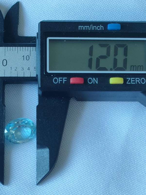 Large Blue Topaz - 12 x 10 mm -naturally mined - oval cut - good colour - certification available