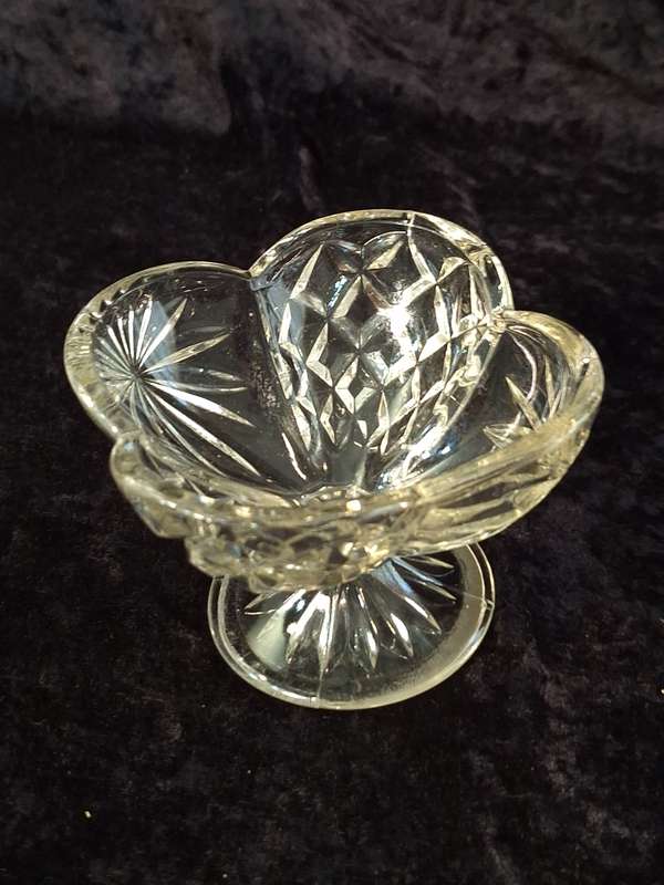 Vintage Pressed Glass Sweet Bowl.