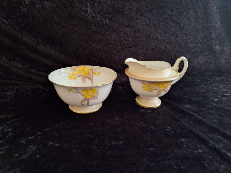 1920's Shelley Milk and Sugar Set - Reg. No: 771299/12547/E