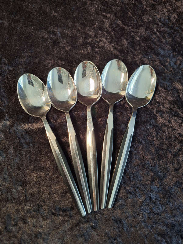 Vintage Stainless Steel Eldon Dessert Spoons set of 5.