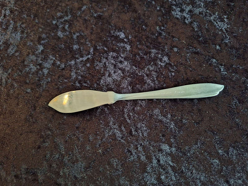 Vintage Eetrite Doric Stainless-Steel Butter Knife.