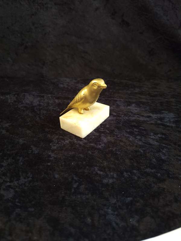Vintage Desk Cast-Iron Bird Fugurine Paper Weight.