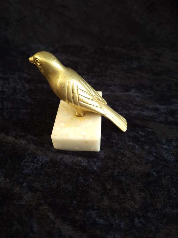 Vintage Desk Cast-Iron Bird Fugurine Paper Weight.