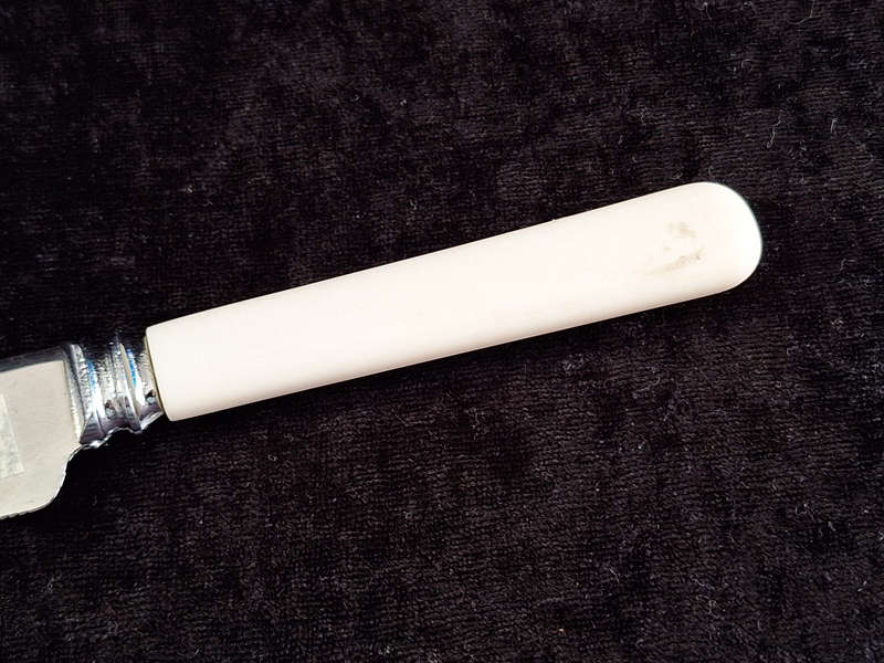 Vintage Sheffield England Bread Knife.