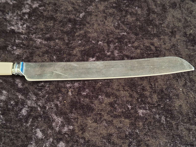 Vintage Sheffield England Bread Knife.