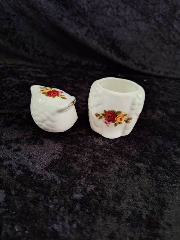 Beautiful Cottage Rose - Fine Bone China Owl Trinket.