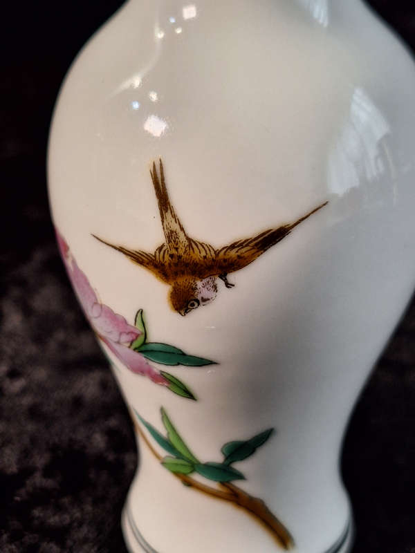 Beautiful Hand Painted Chinese Bud Vase