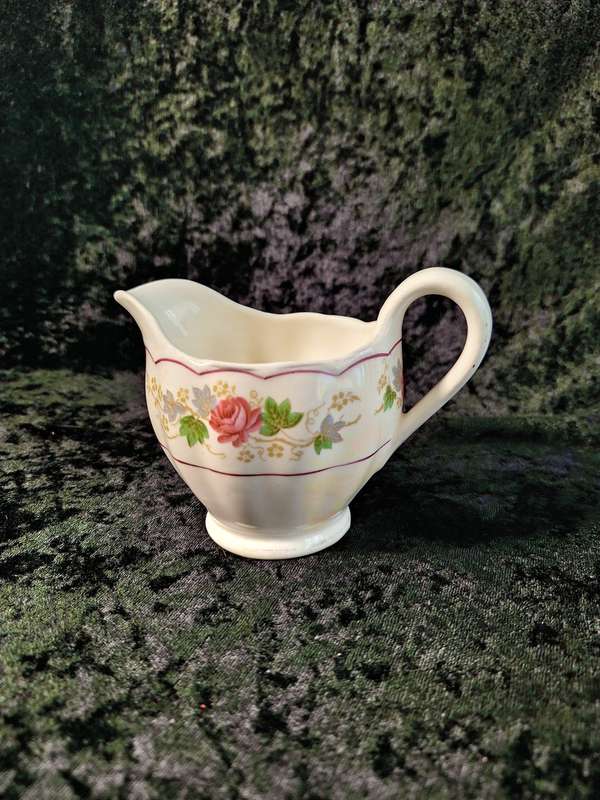 Vinatage Creampetal Grindley Milk Jug.